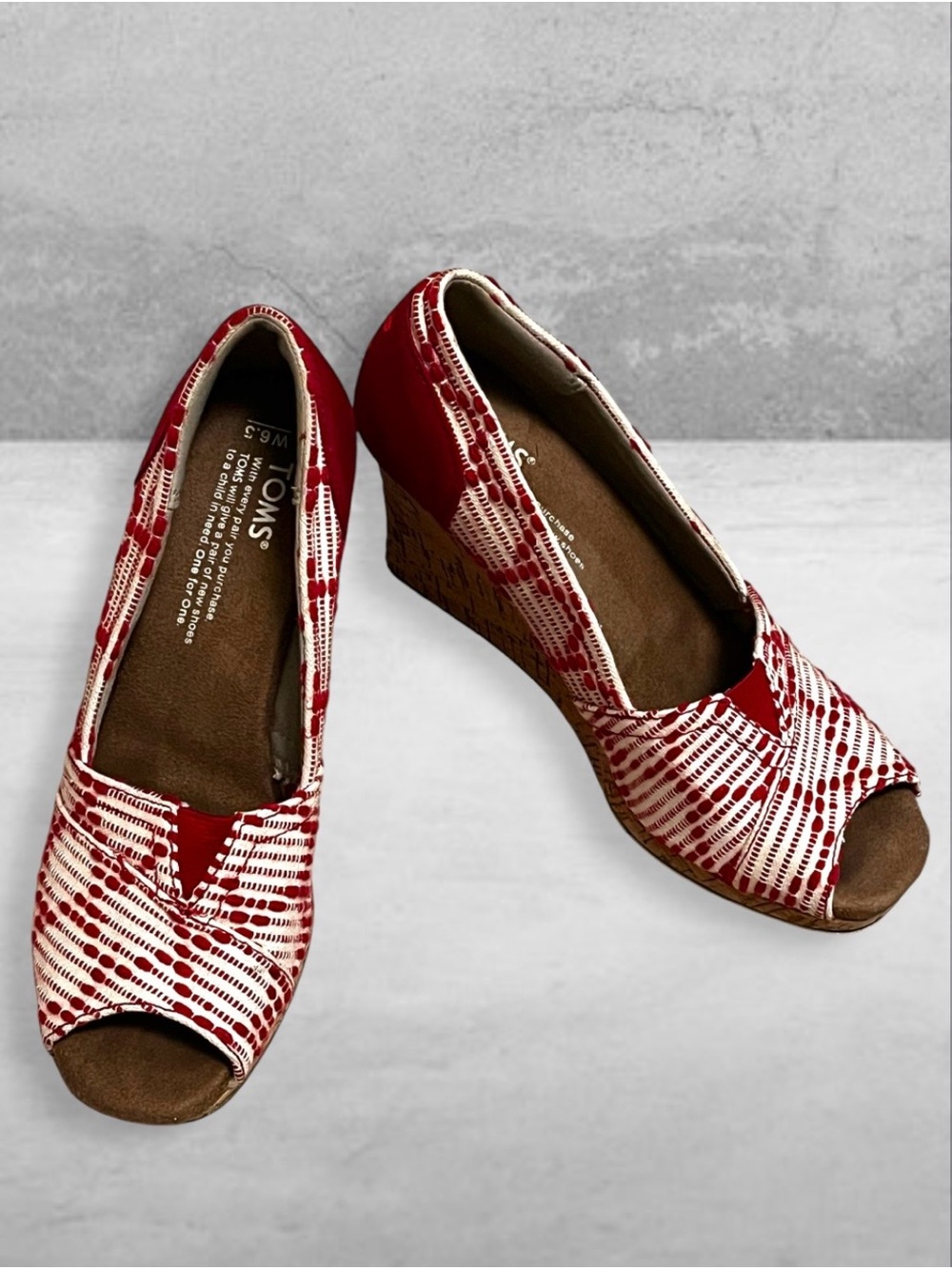 TOMS Scarlet Multi Cross Stitch Red & White Patterned Wedge Peep-Toe Shoes W 6.5